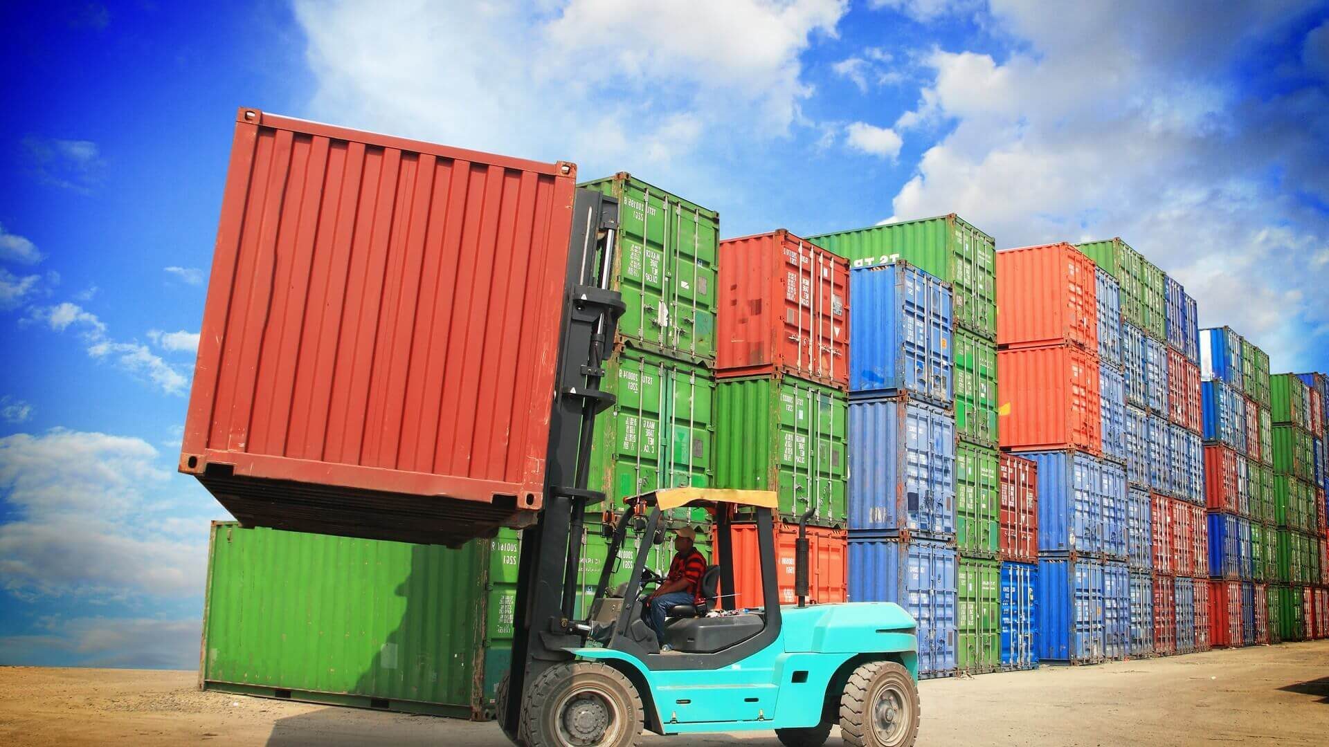 forklift handling the container box